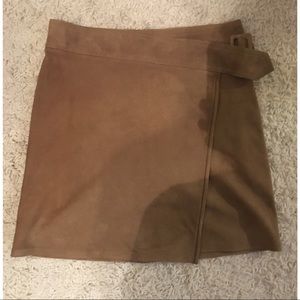 NWOT Vince suede skirt sz 6